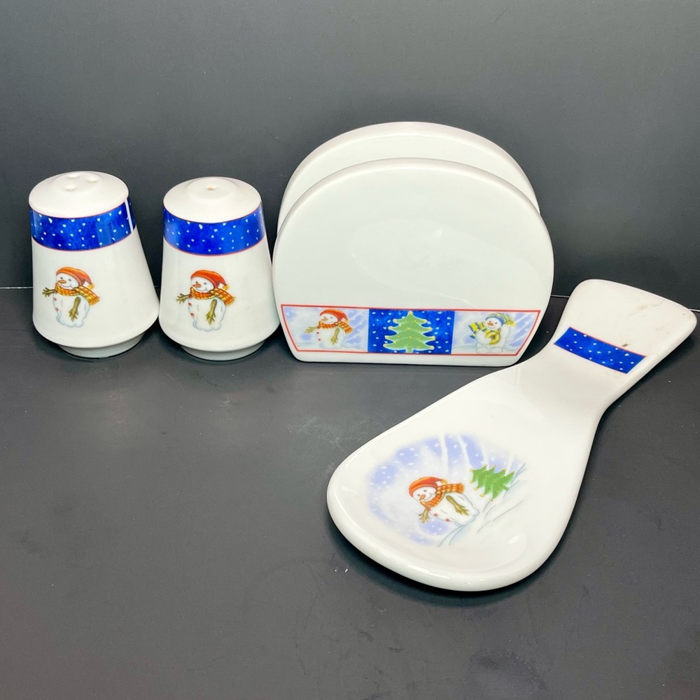 Royal Norfolk Christmas Set Napkin Holder Spoon Rest Salt And Pepper Shakers